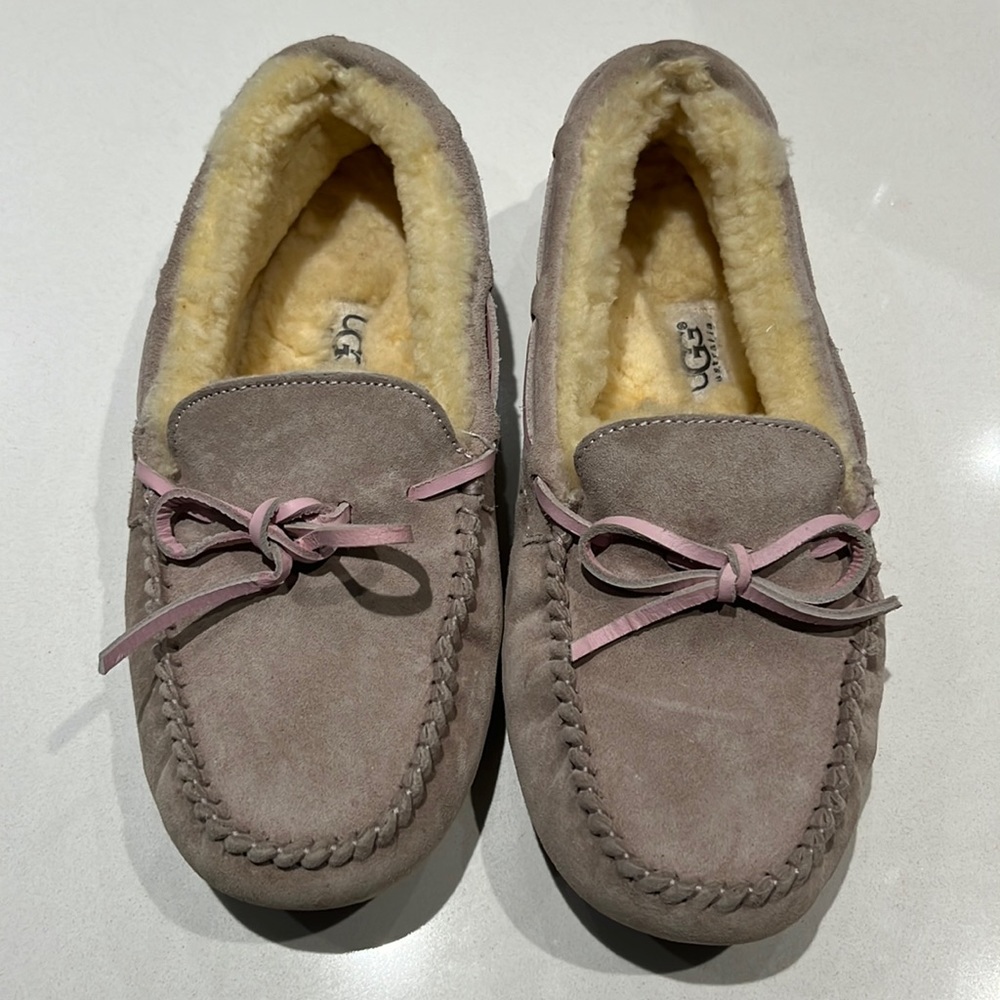 UGG DAKOTA SLIPPERS BEIGE
